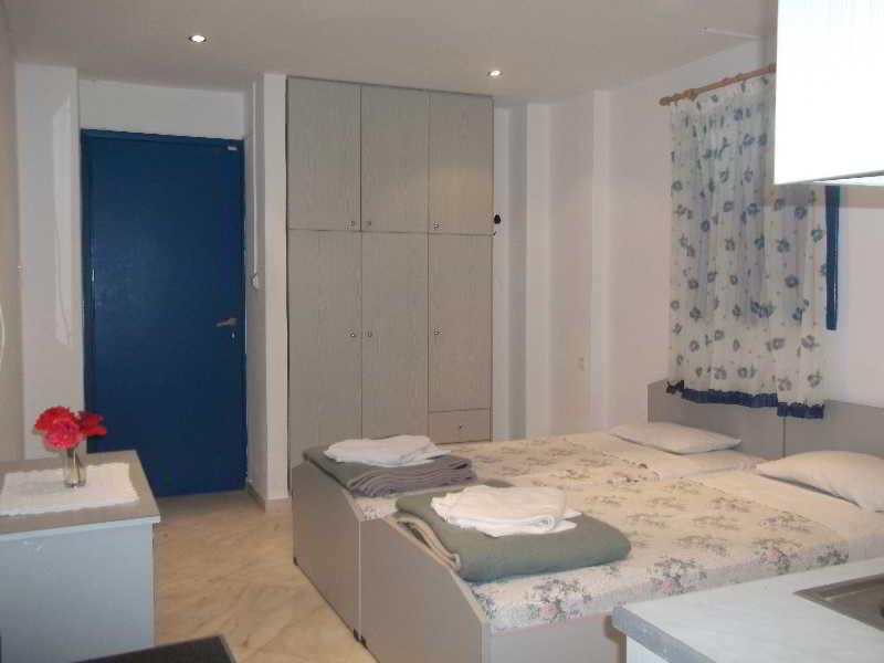 Mike'S Beach Apartments & Studios Anissaras Luaran gambar